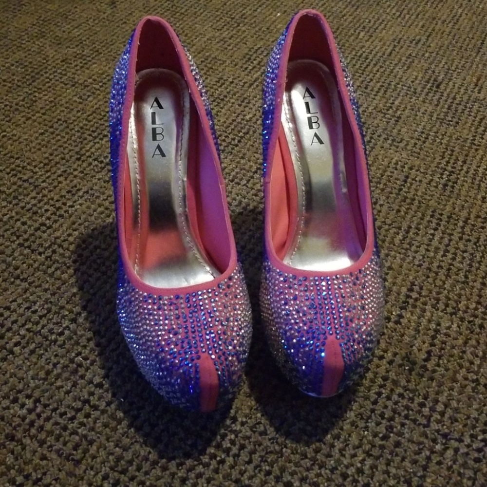 Heels - Picture 5 of 6